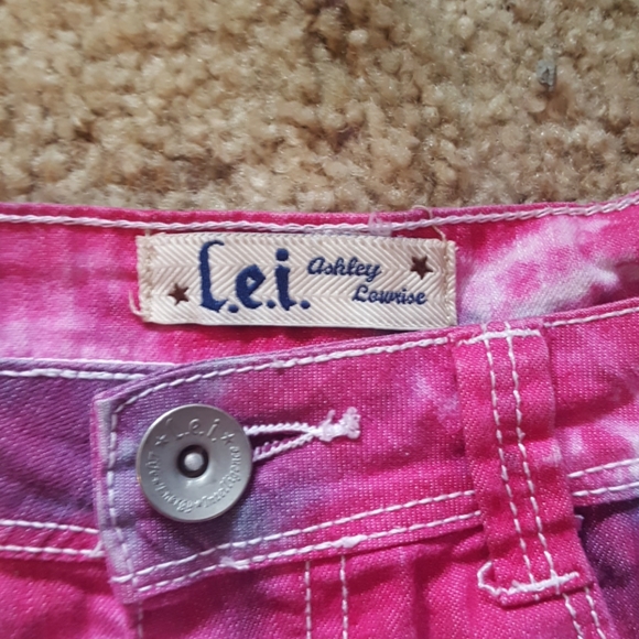 Size 3 Tie Dye DENIM Shorts - Picture 3 of 4